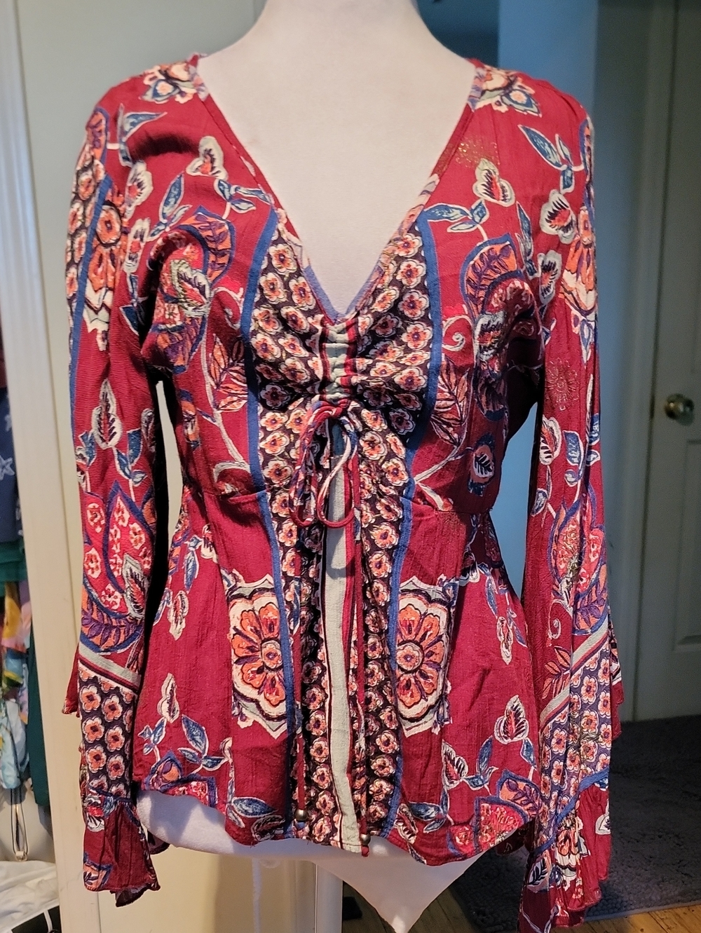 A'ltard State Women’s Burgundy Floral Tie-Front Blouse